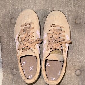 Adidas Spezial Sneakers